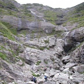 川内山塊 ガンガラシバナ登攀~割岩沢下降 2009/9/19-22 川内山塊 ガンガラシバナ登攀~割岩沢下降 2009/9/19-22