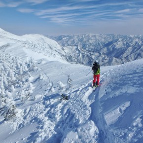 奥志賀 岩菅山 南東面シュート 2015/2/11 奥志賀 岩菅山 南東面シュート 2015/2/11