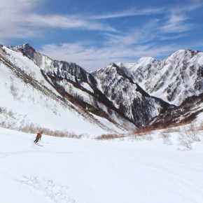 黒部横断山スキー(扇沢〜針ノ木谷〜黒部川〜中ノ谷〜湯川谷) 2015/3/28-29 黒部横断山スキー(扇沢〜針ノ木谷〜黒部川〜中ノ谷〜湯川谷) 2015/3/28-29