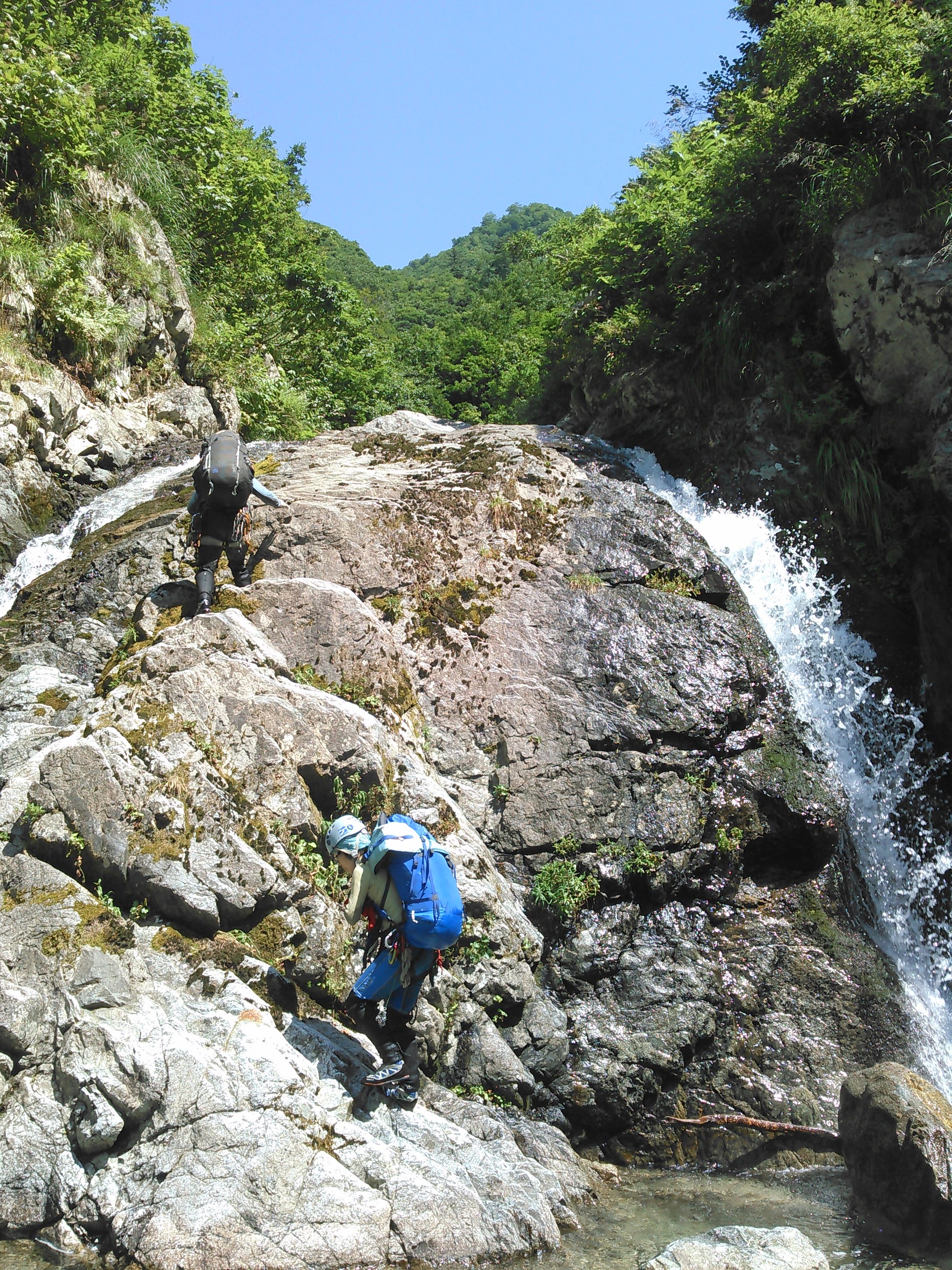 朝日連峰水源の沢 続・朝日連峰水源の沢と残雪の山 | ～朝日連峰支尾根の沢と残雪